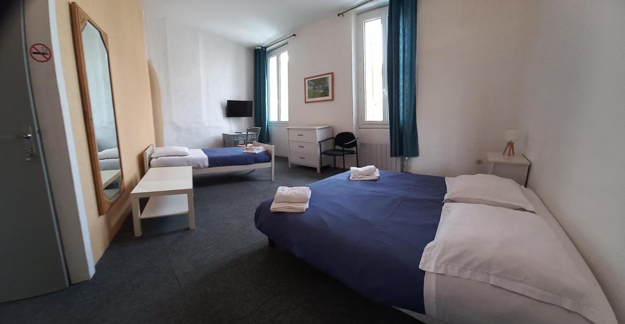 Hotel Du Cours Пертюи Экстерьер фото