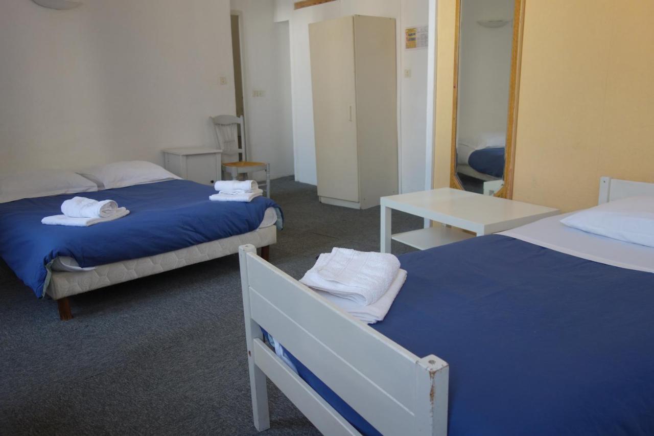 Hotel Du Cours Пертюи Экстерьер фото
